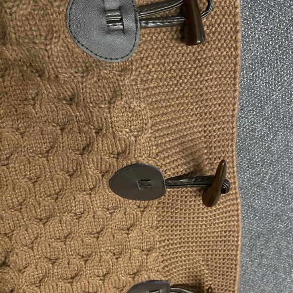 Brown scarf. Length 74 cm by 21.5cm width - Picture 3 of 3